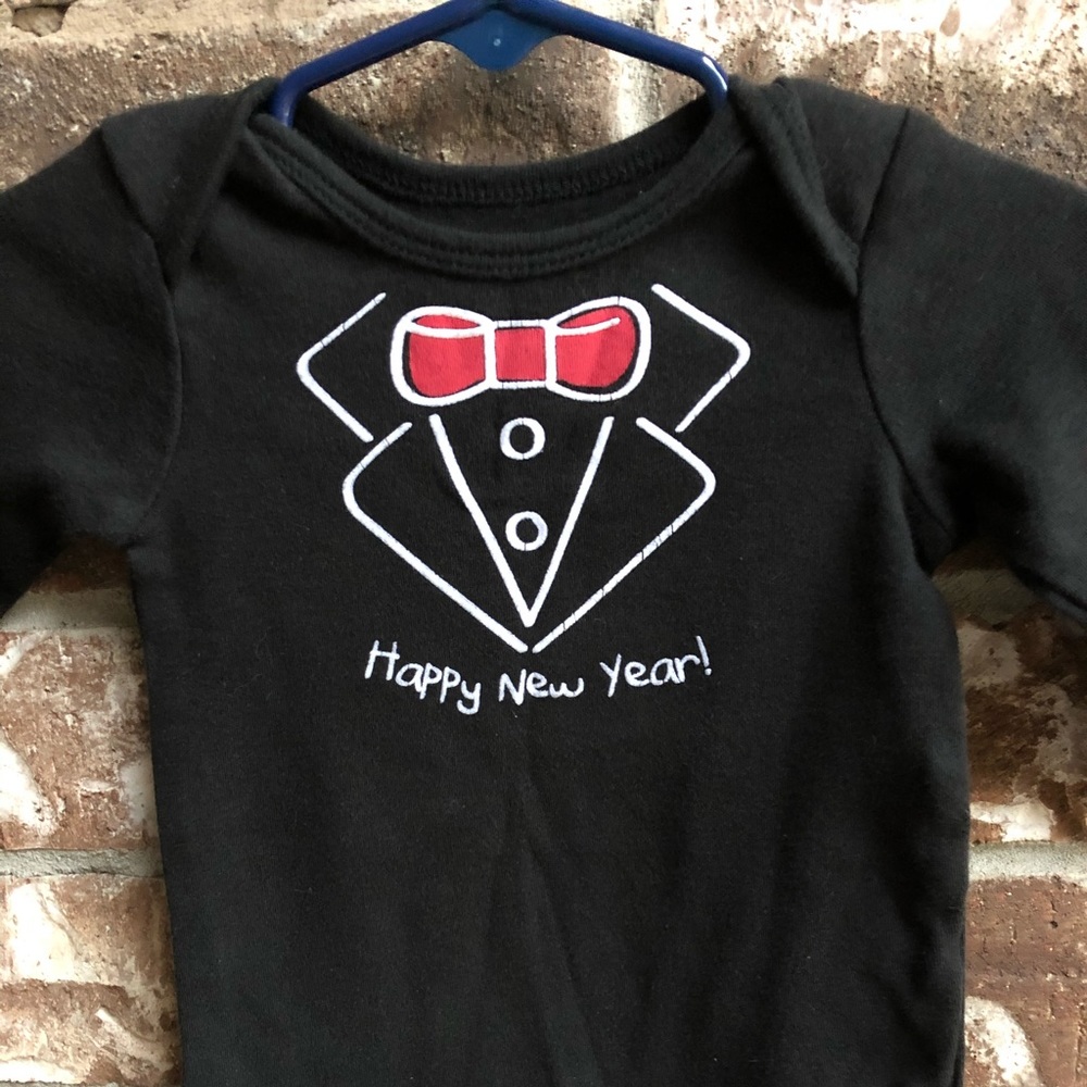 EUC 🥳 New Year’s Eve 🎉 Onesie 0-3mo, Black Tux